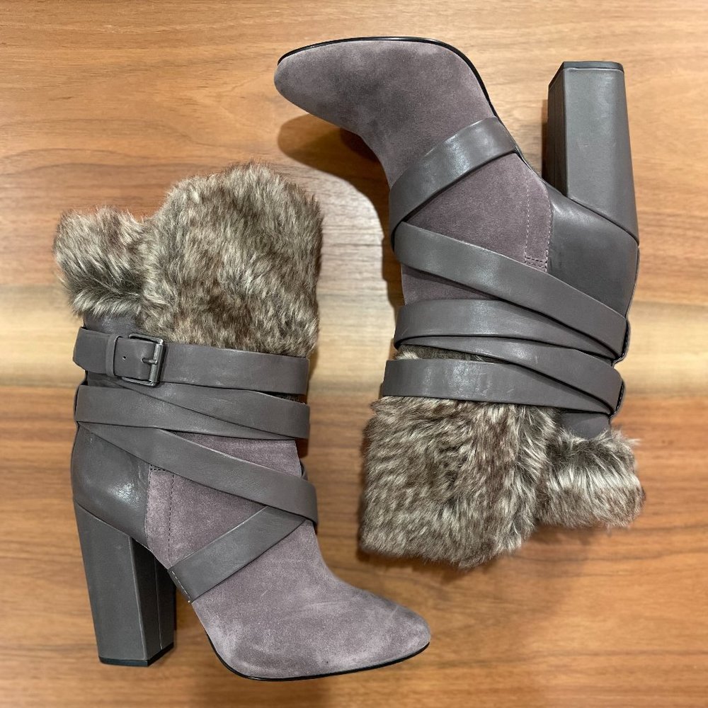 NEW POUR LA VICTOIRE Gray Suede Faux Fur Buckle Wrap Boots size 9